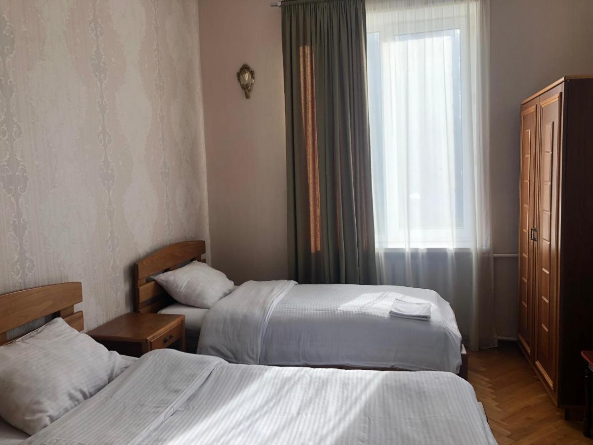 Dachi Inn Stepantsminda Exterior photo